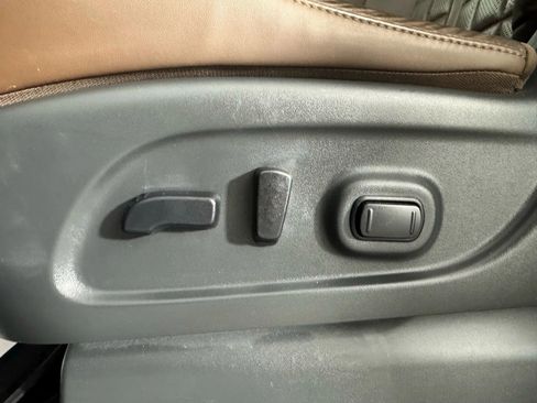 Used 2023 Nissan Titan Platinum Reserve w/ Moonroof Package image 32