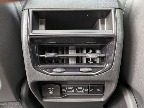 New 2025 Jeep Grand Cherokee Limited w/ Black Appearance Package image 24