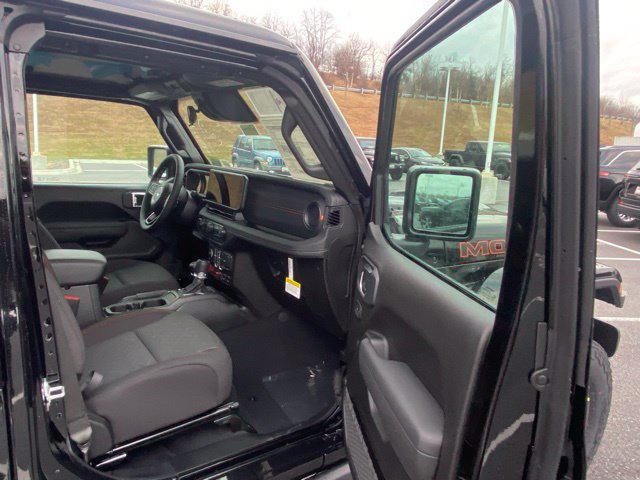 New 2026 Jeep Gladiator Mojave w/ Safety Group AWD/4WD image 26