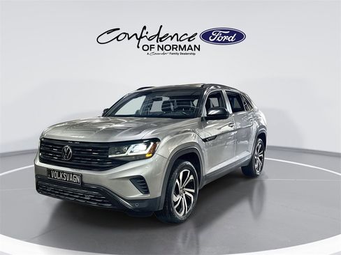 Used 2020 Volkswagen Atlas Cross Sport SE image 3