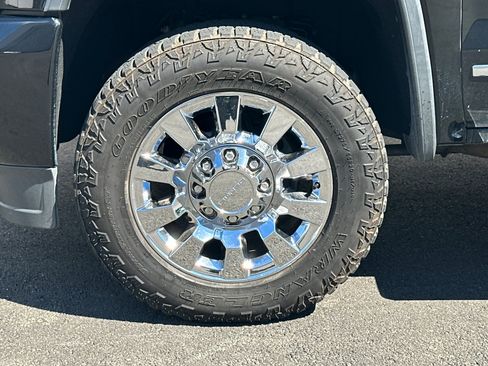 Used 2015 GMC Sierra 2500 Denali w/ Duramax Plus Package AWD/4WD image 43