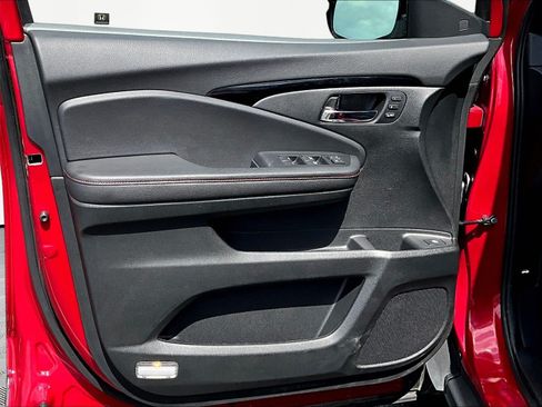 Used 2025 Honda Ridgeline Black Edition image 21
