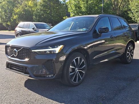 Used 2024 Volvo XC60 B5 Plus w/ Climate Package AWD/4WD image 3