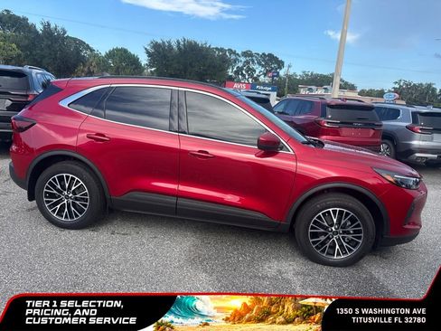 Used 2026 Ford Escape SE w/ PHEV Premium Package FWD image 3