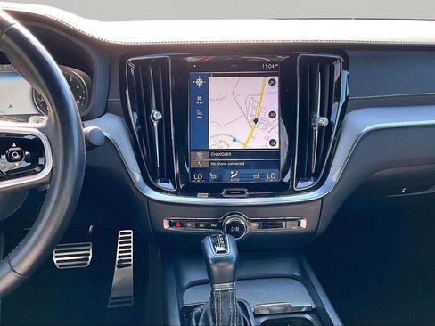 Used 2020 Volvo S60 T6 R-Design image 9