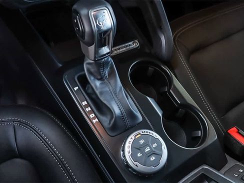 New 2025 Ford Bronco Badlands image 20