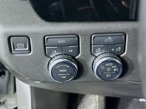 Used 2023 GMC Sierra 1500 Elevation image 16