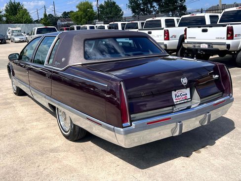 Used 1996 Cadillac Fleetwood Brougham image 5