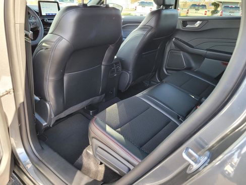 Used 2025 Ford Escape ST-Line image 14