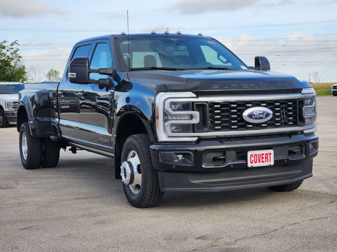 New 2026 Ford F350 Platinum w/ FX4 Off-Road Package AWD/4WD image 2
