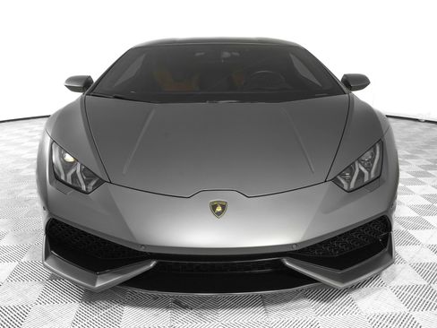 Used 2015 Lamborghini Huracan LP 610-4 AWD/4WD image 2