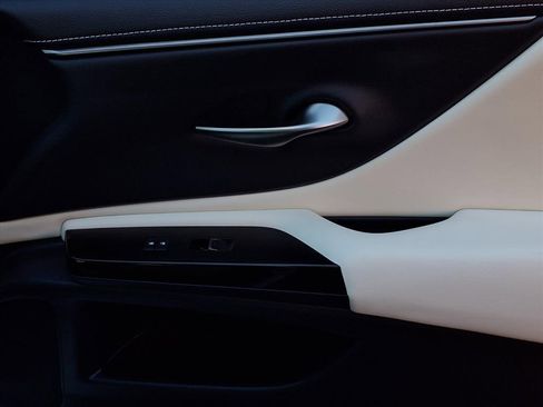 Used 2022 Lexus ES 300h 300h image 24