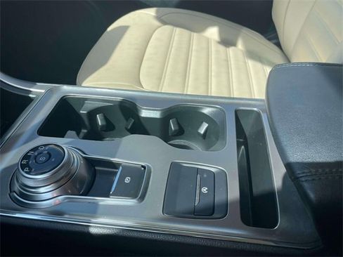 Used 2022 Ford Edge SEL w/ Convenience Package image 31