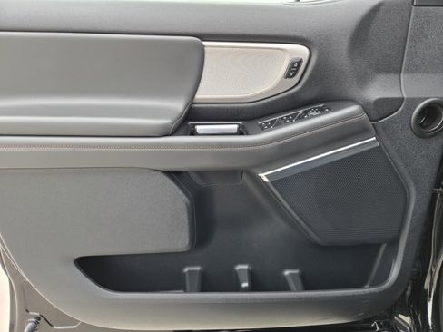 Used 2025 Ford Expedition Active RWD image 19