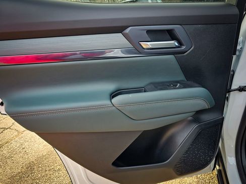 New 2026 GMC Terrain AT4 w/ Convenience Package III AWD/4WD image 30