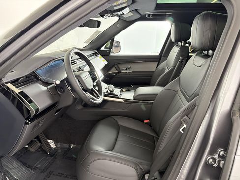 New 2025 Land Rover Range Rover Sport SE image 21