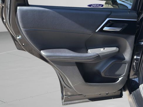 Used 2024 Mitsubishi Outlander SE image 23