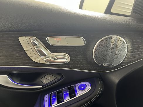 Used 2020 Mercedes-Benz GLC 300 4MATIC image 21