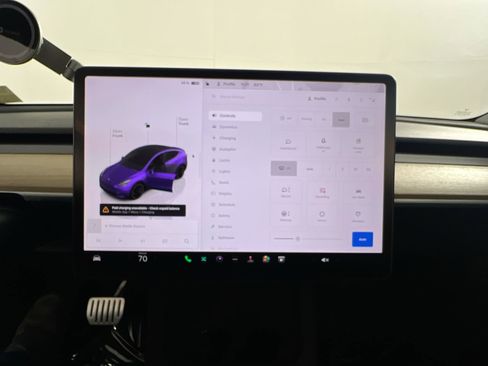 Used 2023 Tesla Model Y Performance image 22