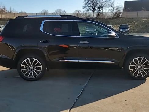 Used 2021 GMC Acadia Denali w/ Denali Technology Package image 9