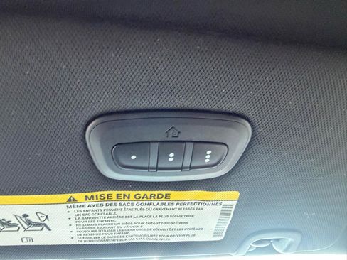 Used 2025 Chrysler Pacifica Select FWD image 28
