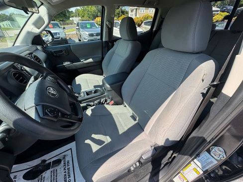 Used 2019 Toyota Tacoma SR5 image 10