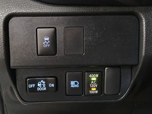 Used 2023 Toyota Tacoma TRD Off-Road image 35