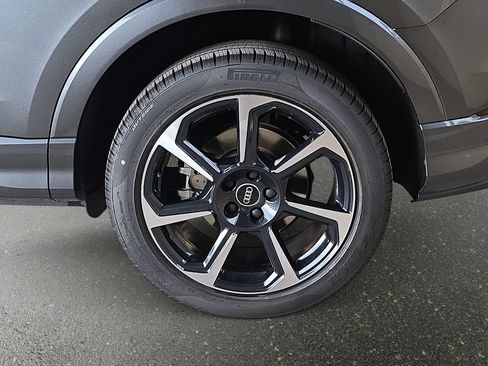 Used 2025 Audi Q3 2.0T Premium Plus w/ Premium Plus Package AWD/4WD image 35