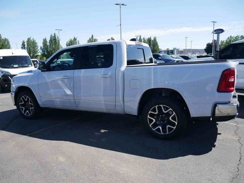 Certified 2025 RAM 1500 Laramie AWD/4WD image 18