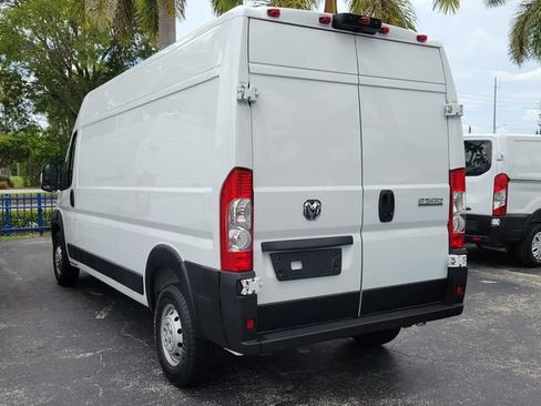 Used 2023 RAM ProMaster 2500 FWD image 3