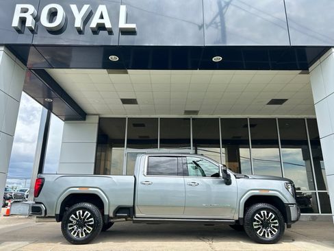 Used 2024 GMC Sierra 2500 Denali Ultimate w/ Max Trailering Package AWD/4WD image 1