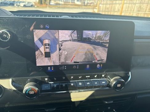 Used 2025 Chevrolet Colorado ZR2 w/ Technology Package image 17