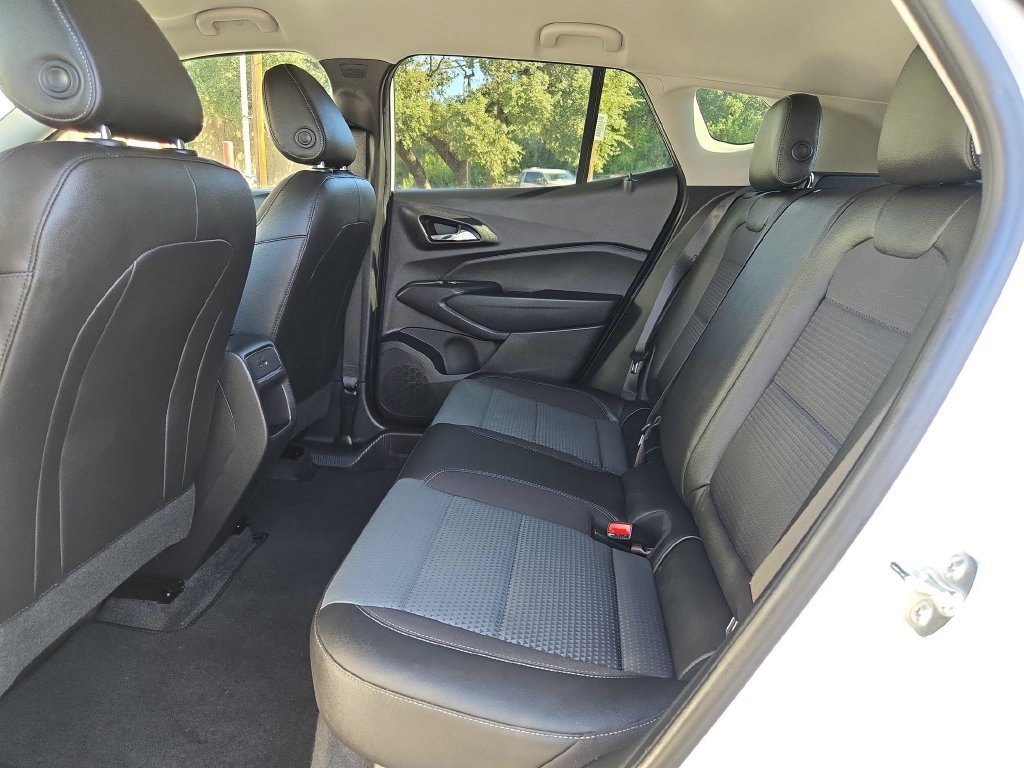 Used 2026 Chevrolet Trax LT FWD image 28