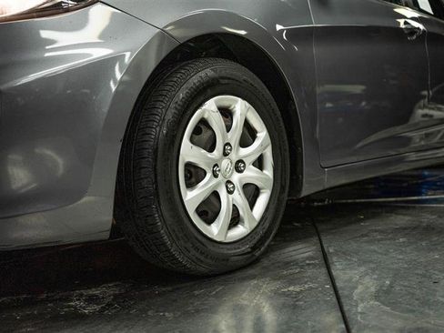 Used 2014 Hyundai Accent GLS image 3