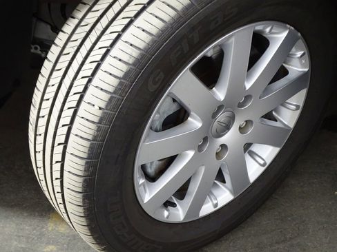 Used 2014 Chrysler Town & Country Touring image 37