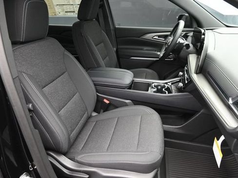 New 2026 Chevrolet Traverse LT w/ LPO, Floor Liner Package FWD image 29