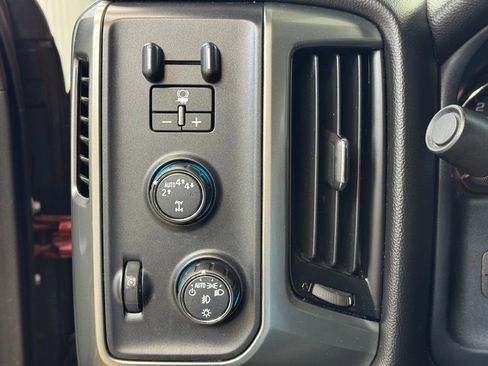Used 2018 Chevrolet Silverado 1500 LT w/ All Star Edition AWD/4WD image 27