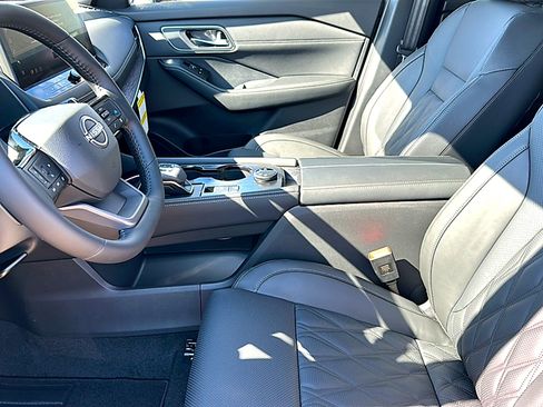 New 2026 Nissan Rogue Platinum w/ Platinum Premium Package image 10