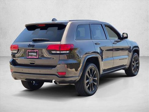 Used 2021 Jeep Grand Cherokee Laredo X AWD/4WD image 6