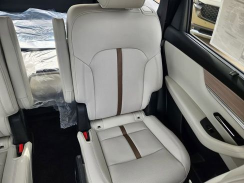 New 2025 MAZDA CX-90 Plug-In Hybrid w/ Premium Plus image 15