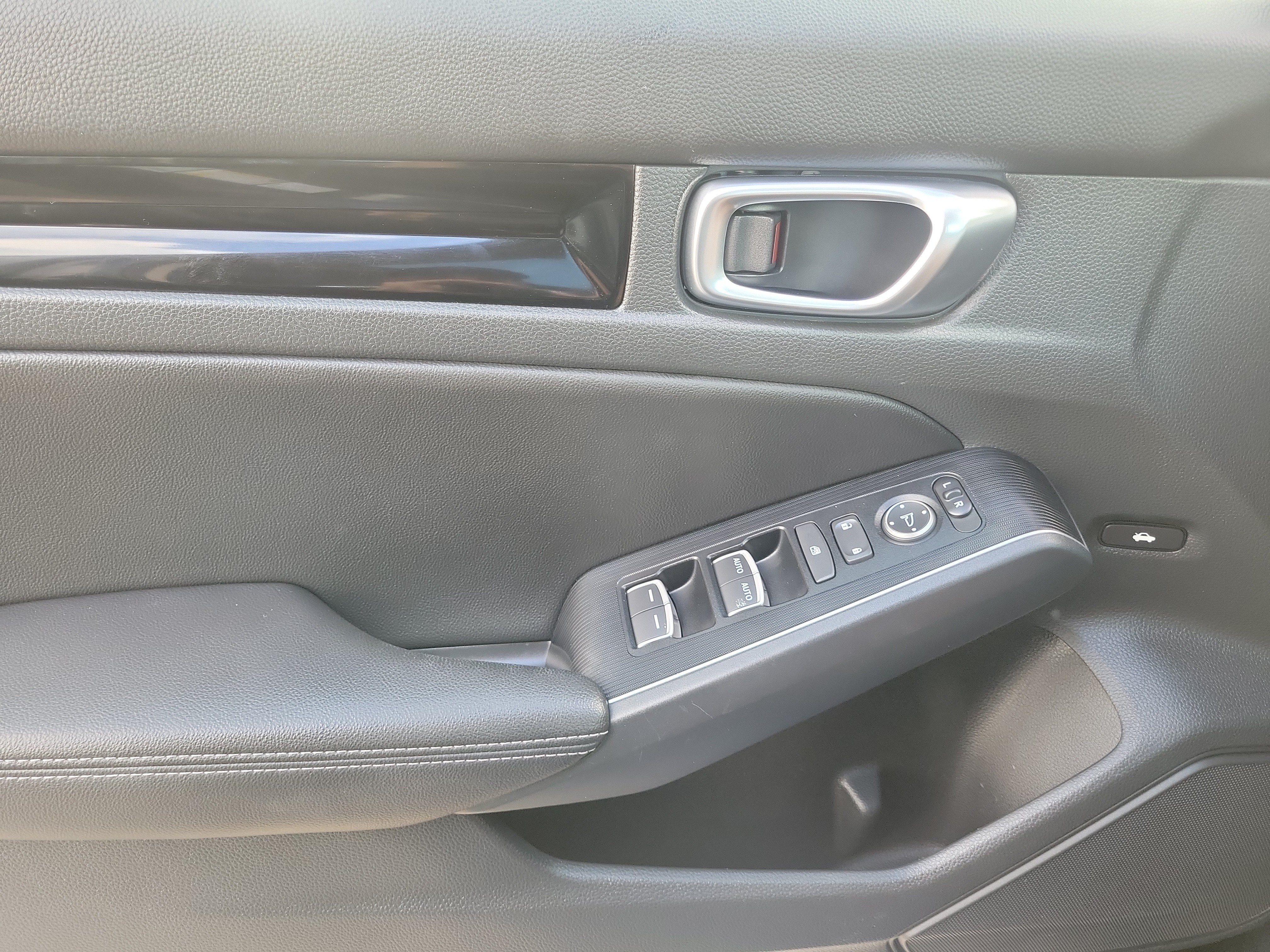 Used 2024 Honda Civic Touring image 33