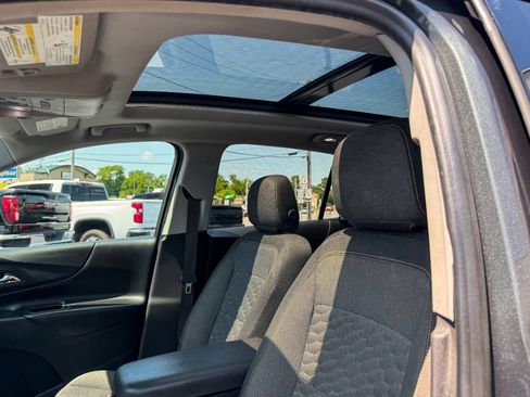 Used 2018 Chevrolet Equinox LT w/ Sun & Infotainment Package AWD/4WD image 22
