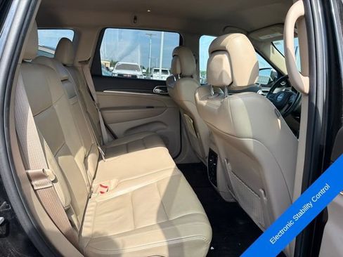 Used 2018 Jeep Grand Cherokee Limited AWD/4WD image 10