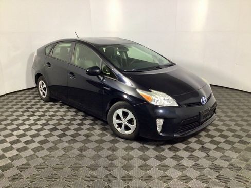 Used 2015 Toyota Prius Four image 3
