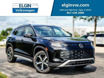 Used 2025 Volkswagen Tiguan SE w/ Panoramic Sunroof Package