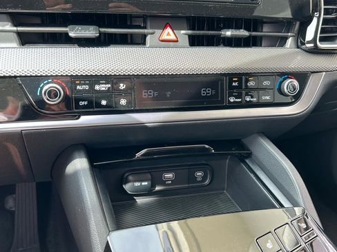 New 2025 Kia Sportage LX image 21