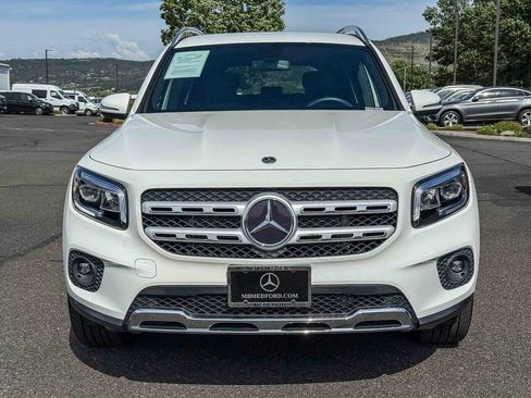 Used 2022 Mercedes-Benz GLB 250 4MATIC w/ Premium Package Lite image 4