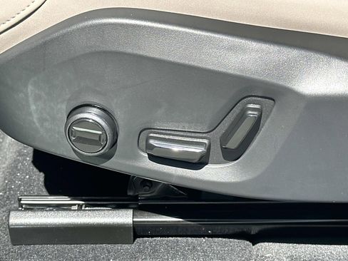 Certified 2026 Volvo XC60 B5 Plus w/ Protection Package Premier image 14