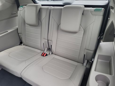 Certified 2025 Volkswagen Atlas SEL image 13