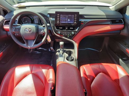 Used 2024 Toyota Camry SE image 12